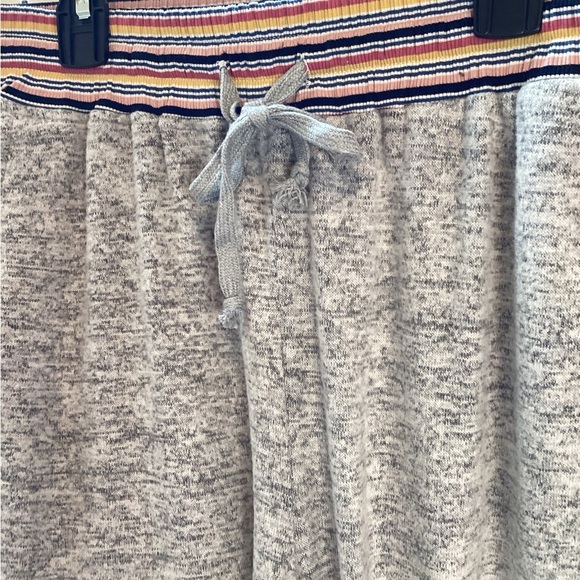 HEM & THREADS NEW SUPER SOFT GRAY SWEATSHIRT & JOGGERS W STRIPE ACCENT SM 1262 - Picture 4 of 9